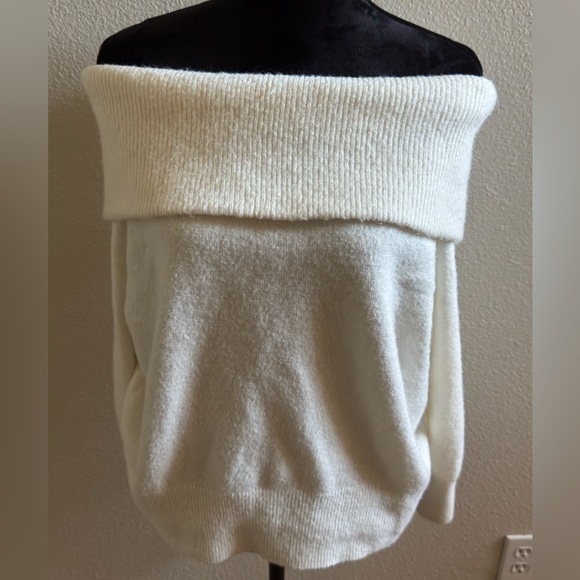 H&M OFF-THE-SHOULDER SWEATER - Picture 6 of 11